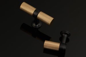 KITUNTUL HARDWARE